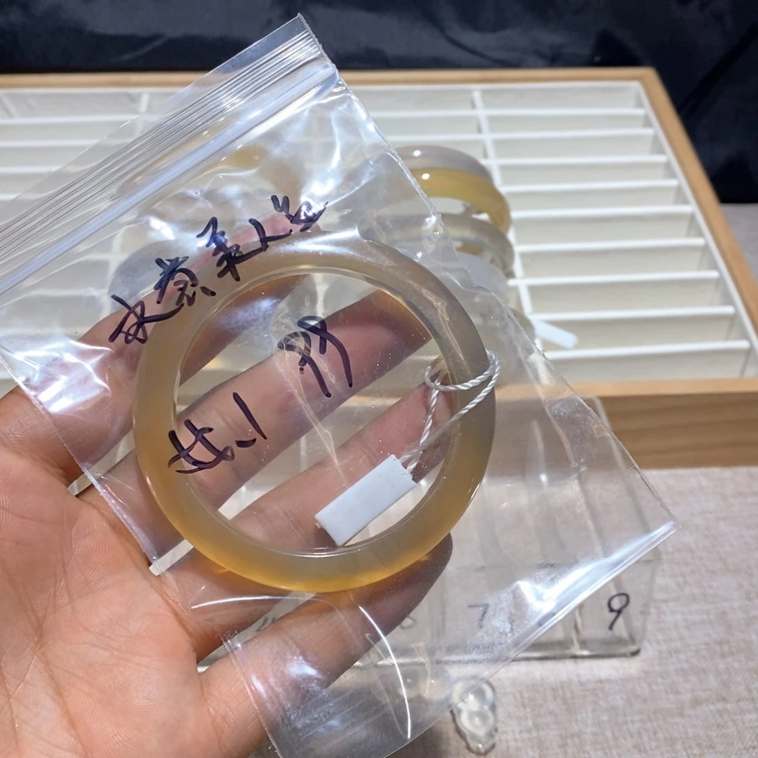 水***鱼玛瑙/玉髓手镯未镶嵌