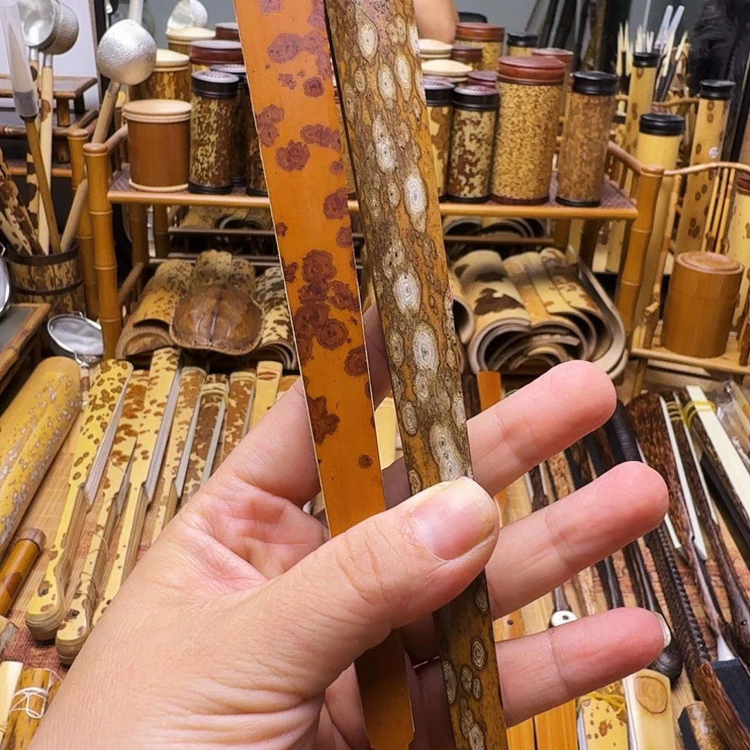 清***抱两把折扇大哥拍下