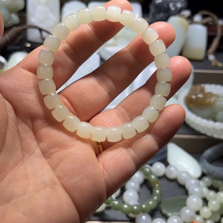 和田玉手链未镶嵌差****?