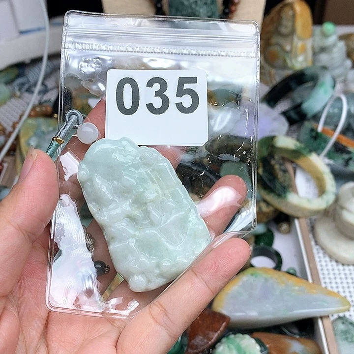 翡翠未镶嵌颈饰紫**主翡翠