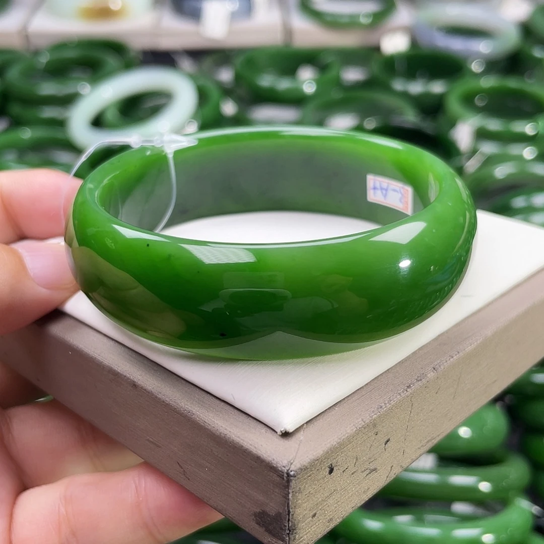 未镶嵌手镯和田玉（碧玉）