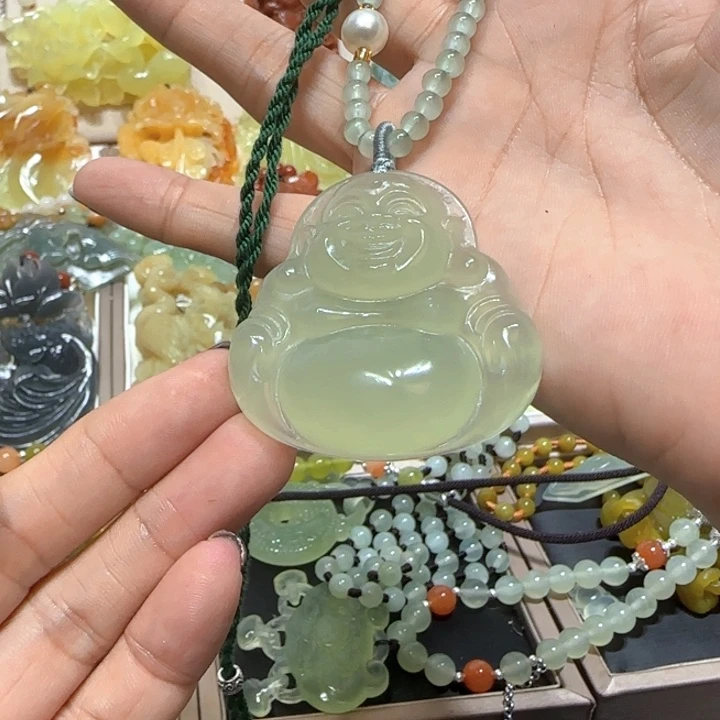 未镶嵌蛇纹石玉吊坠