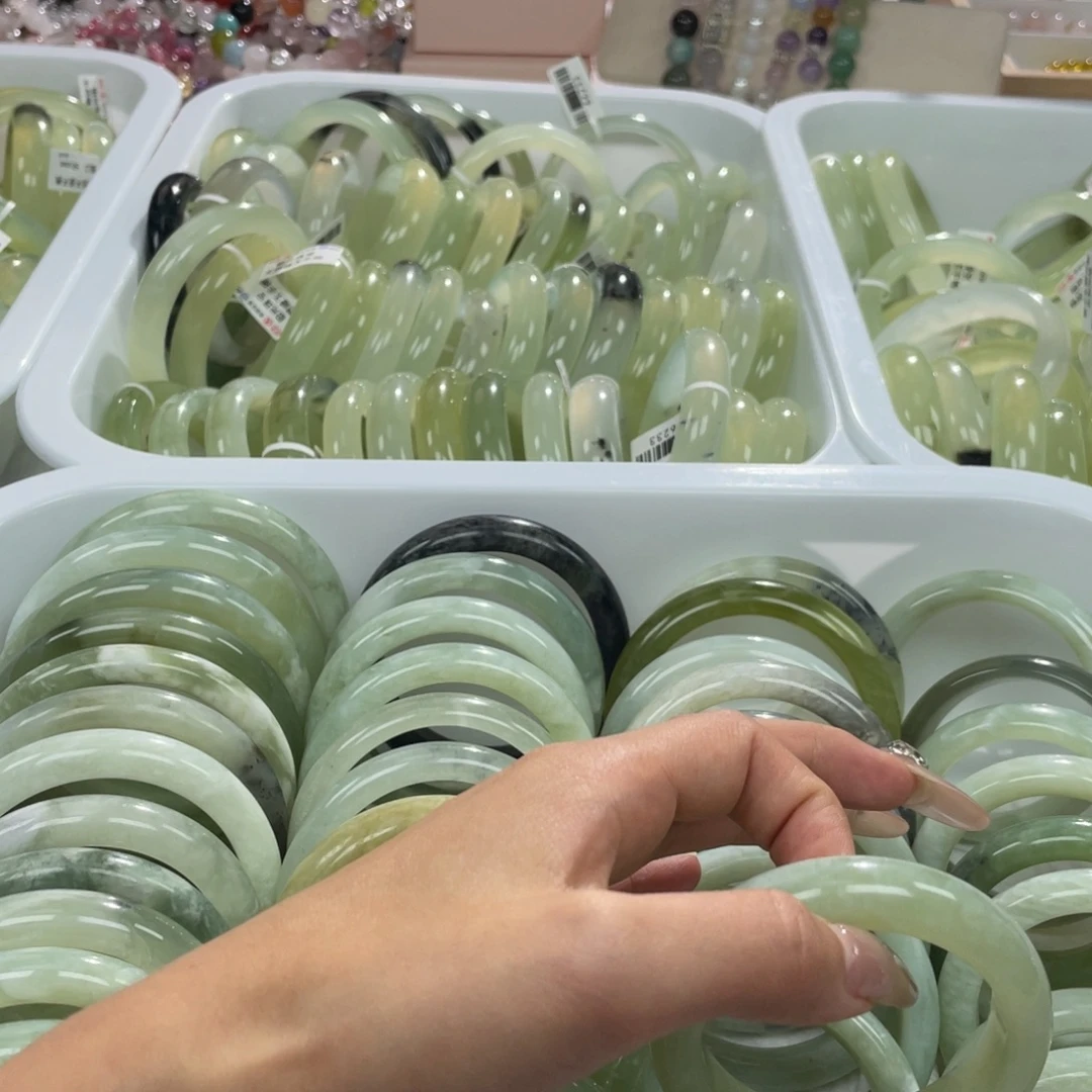 未镶嵌蛇纹石玉手镯