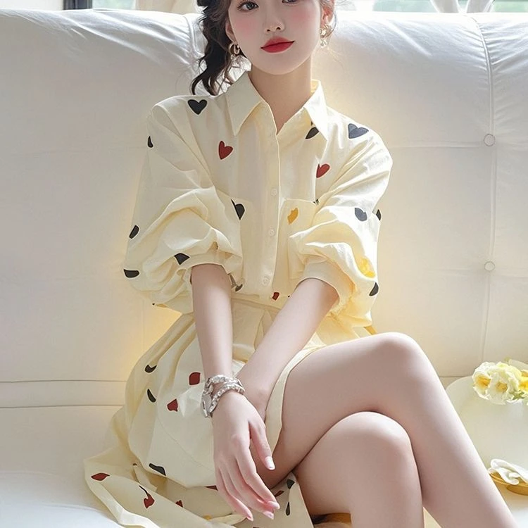 独特超好看气质印花连衣裙女装2025春季新款减龄小清新衬衫短裙子