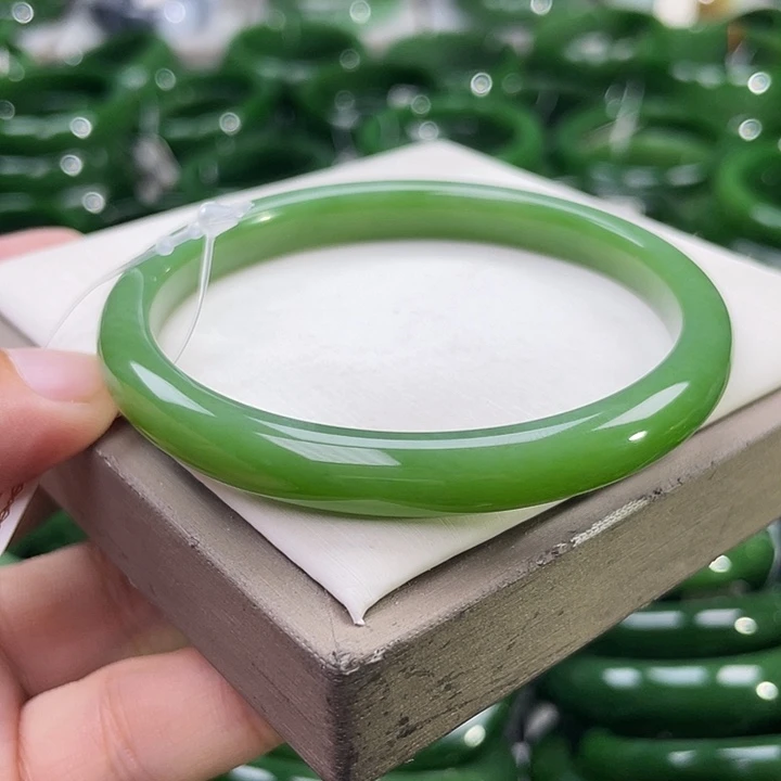 未镶嵌手镯和田玉（碧玉）