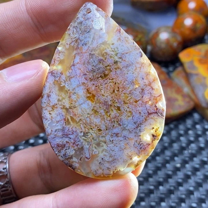 玛瑙/玉髓颈饰未镶嵌
