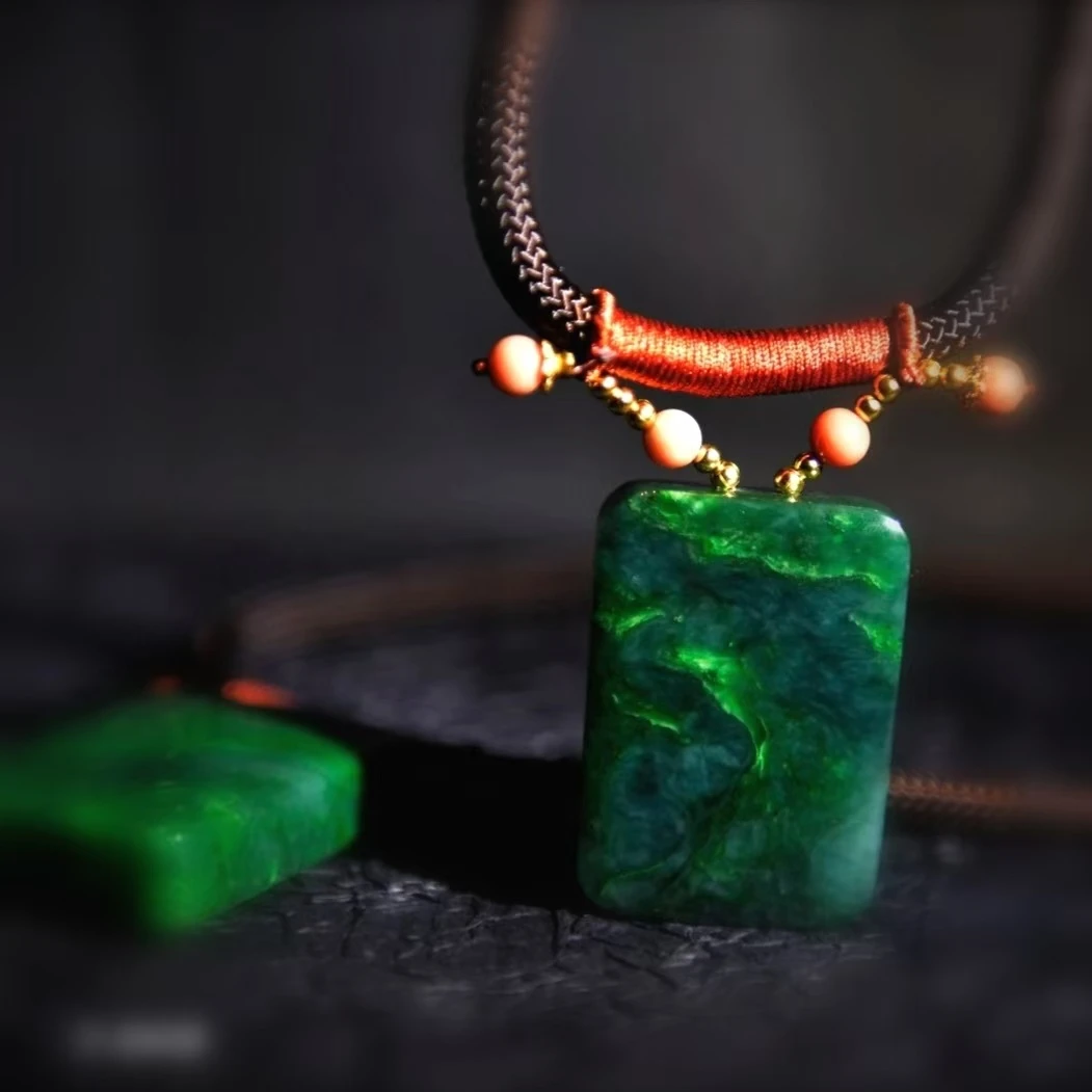 [45]天然和田碧玉精美无事牌时尚古风挂件项链多样性发其一