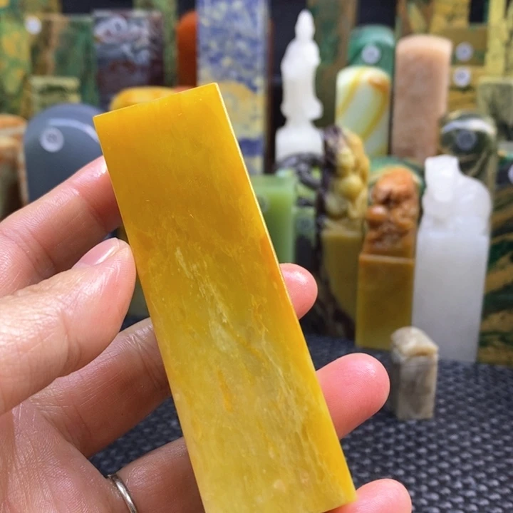 云南石少*青田石印章石