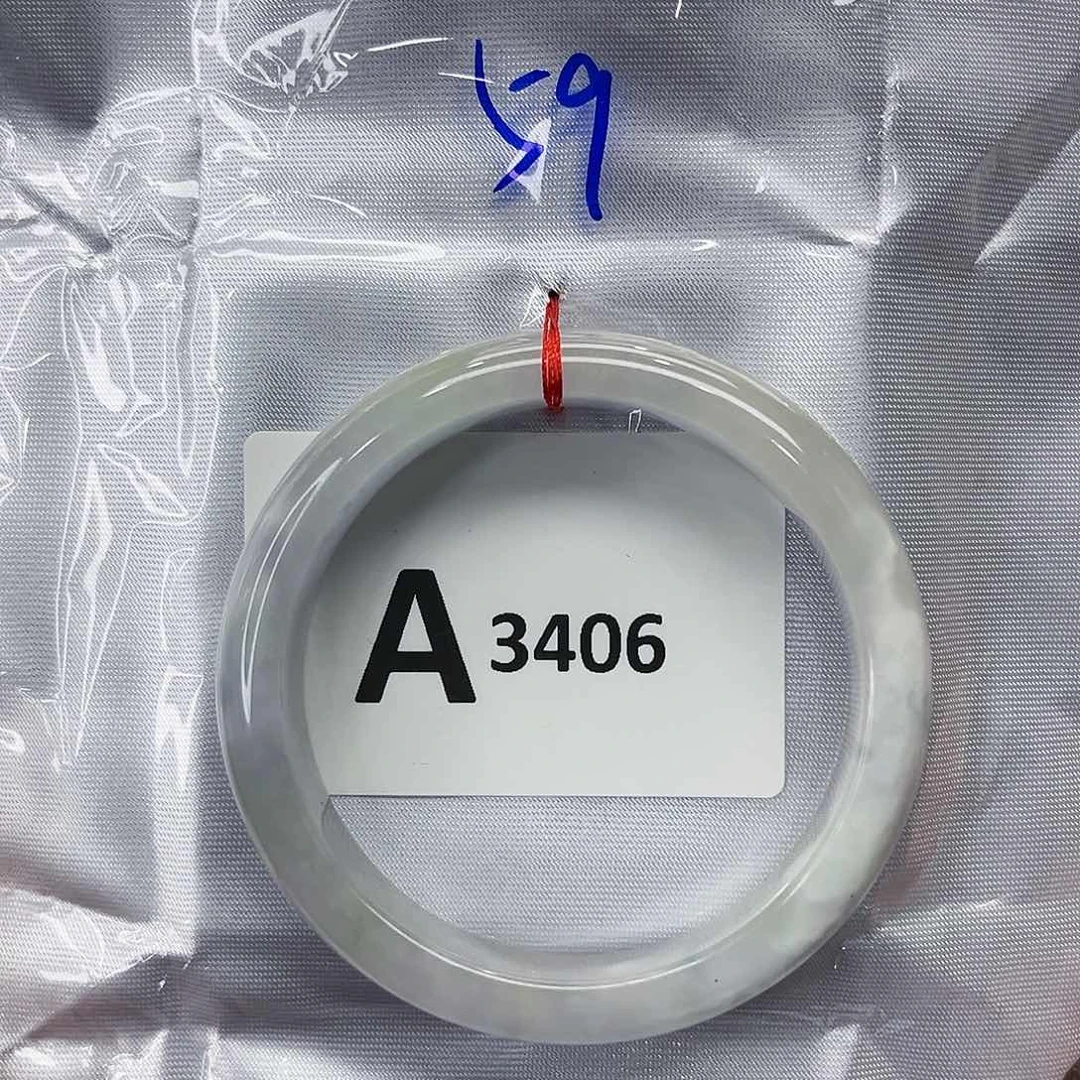 翡翠手镯未镶嵌多样性