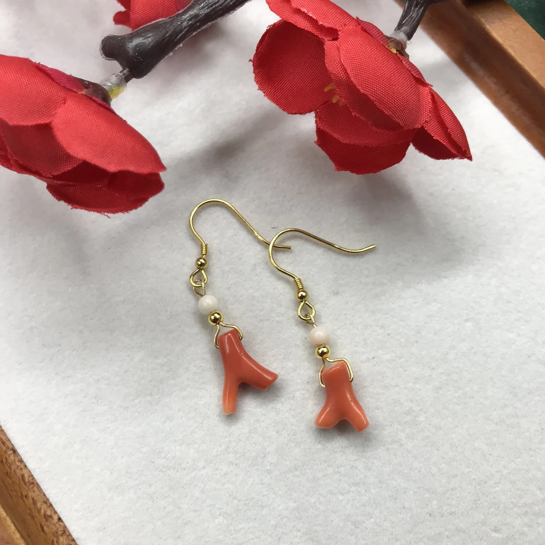 【特价】纯天然珊瑚莫莫小枝牙耳坠