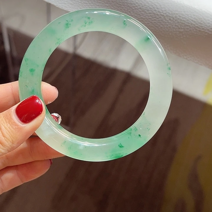 石英质玉手镯未镶嵌岁***…