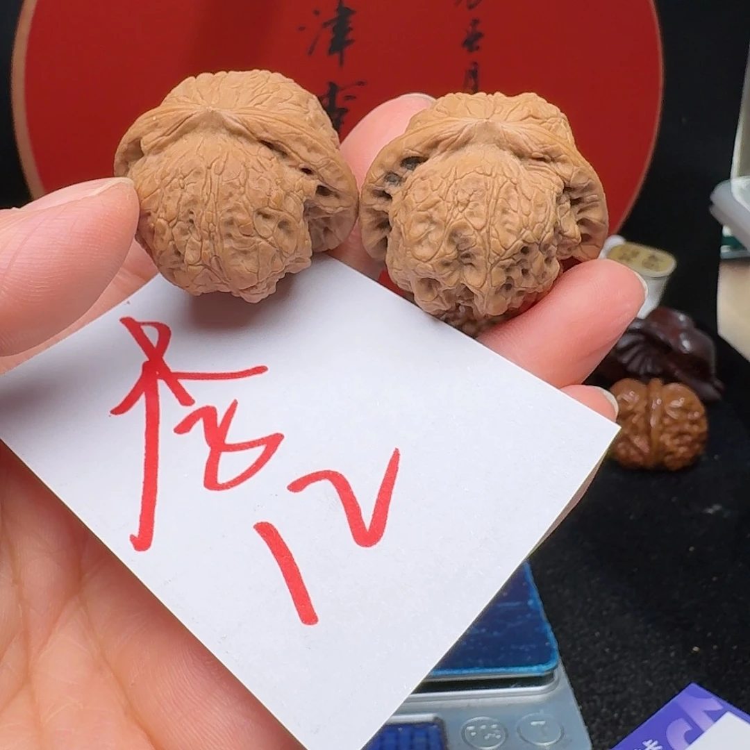 文玩核桃把件36血麒麟