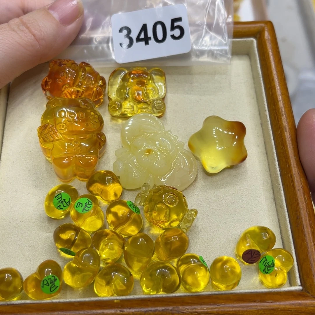 琥珀珠宝奇石未镶嵌纳**萨