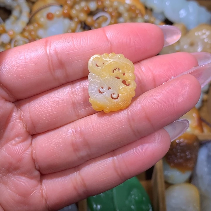 和田玉颈饰未镶嵌