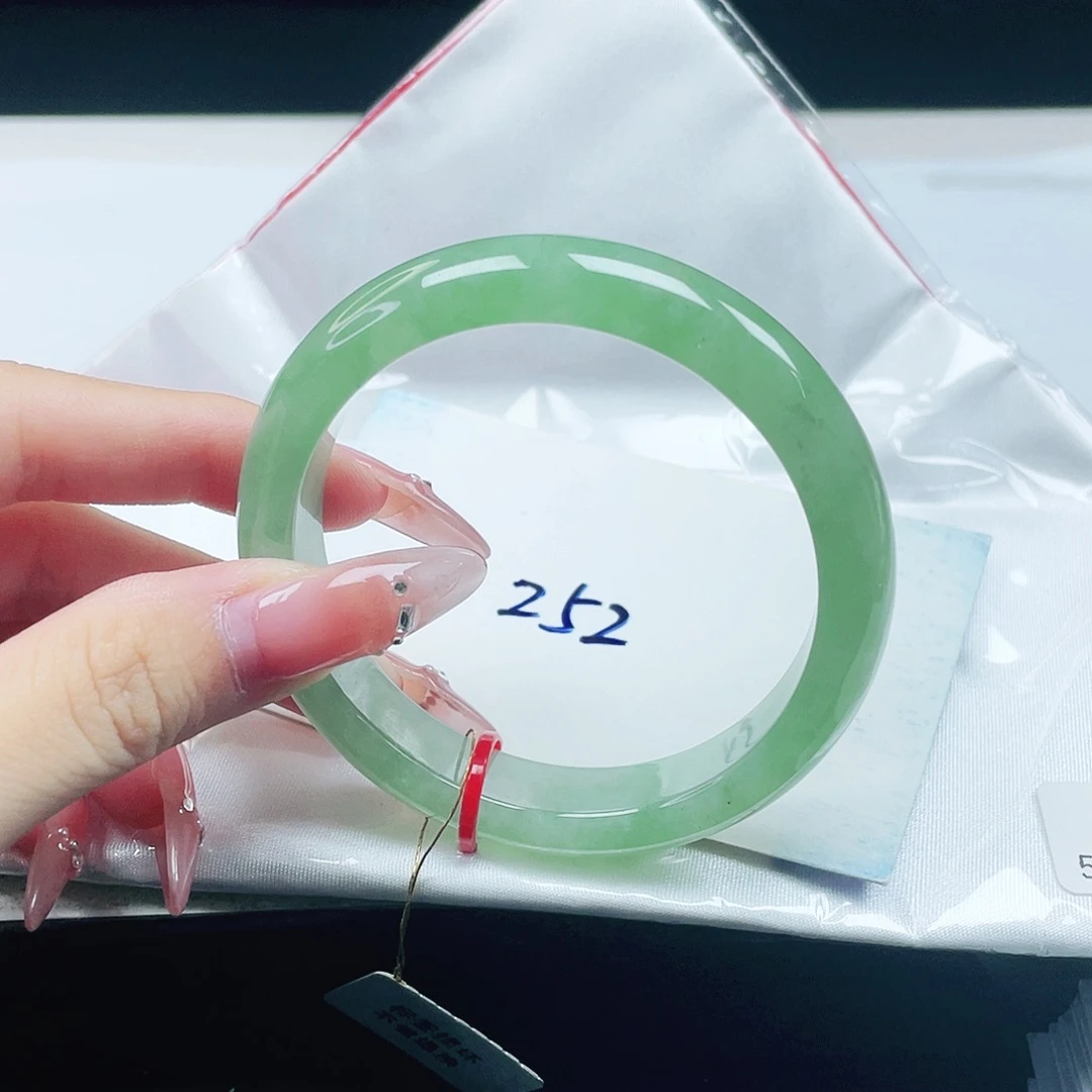 翡翠未镶嵌手镯54