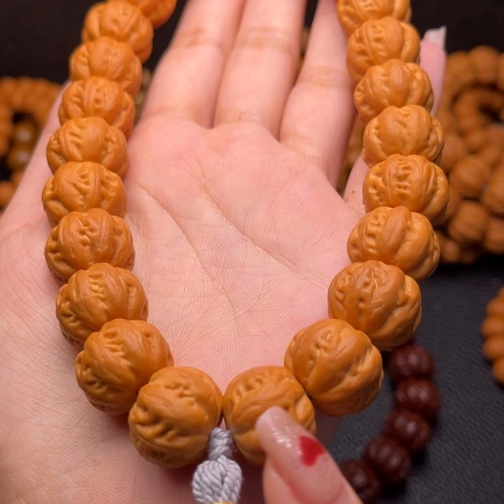 猴头核桃吊坠麻花手持