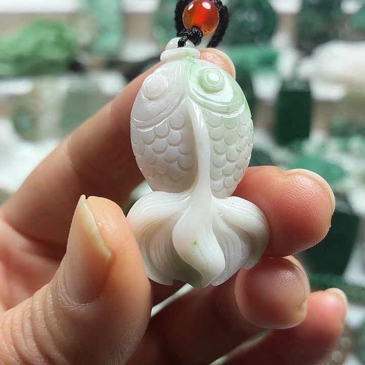 独山玉未镶嵌吊坠