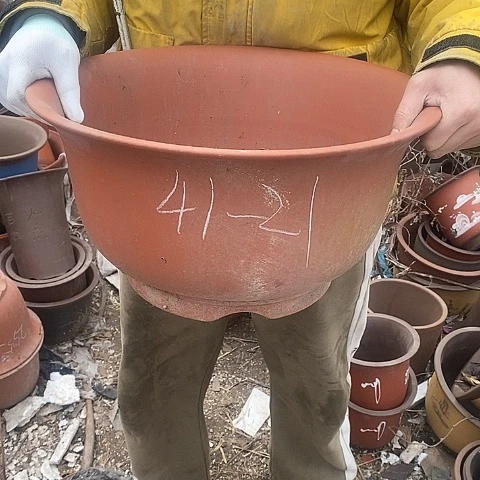 紫砂中国宜兴紫砂花盆，