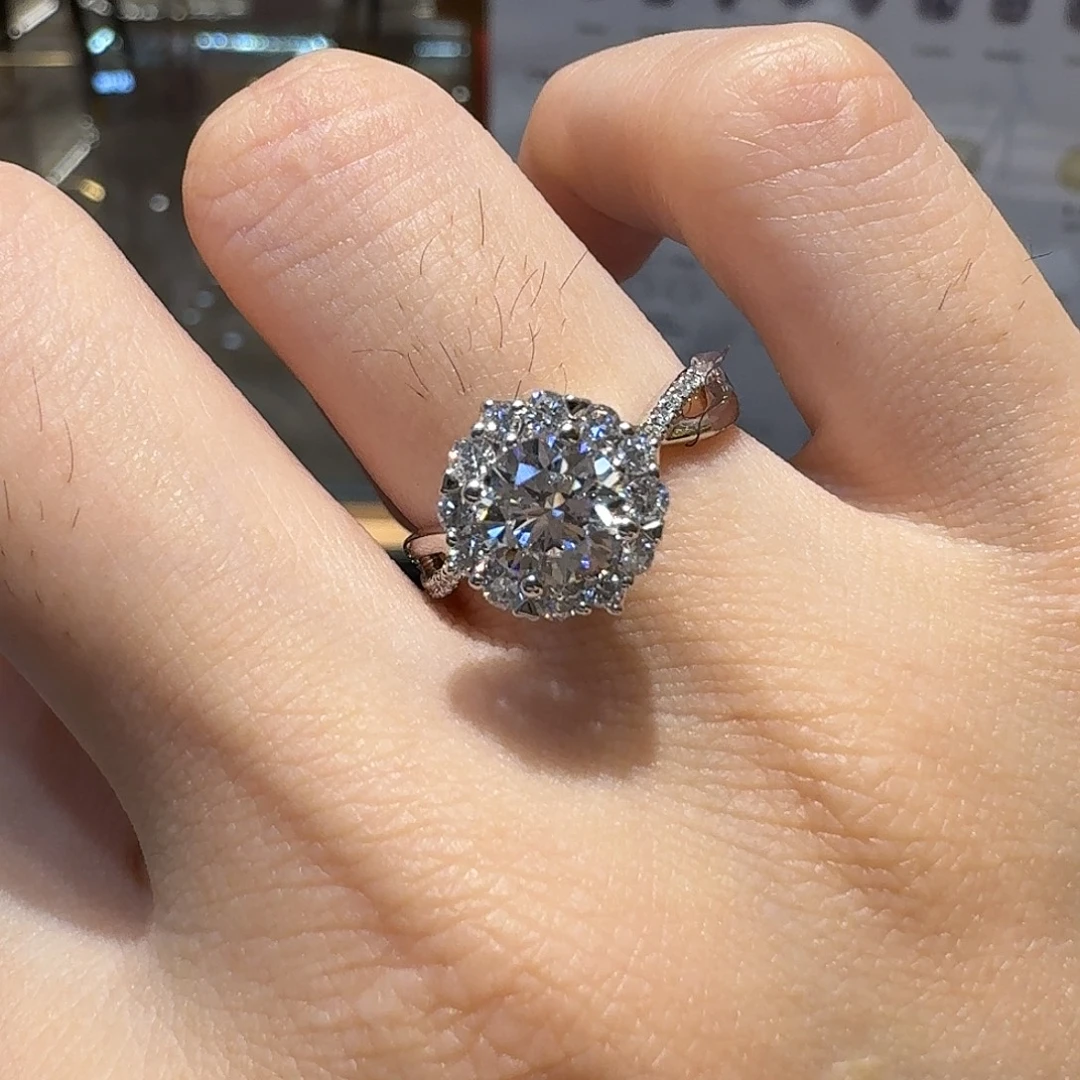 铂Pt950镶嵌实验室培育钻石扭臂星辰