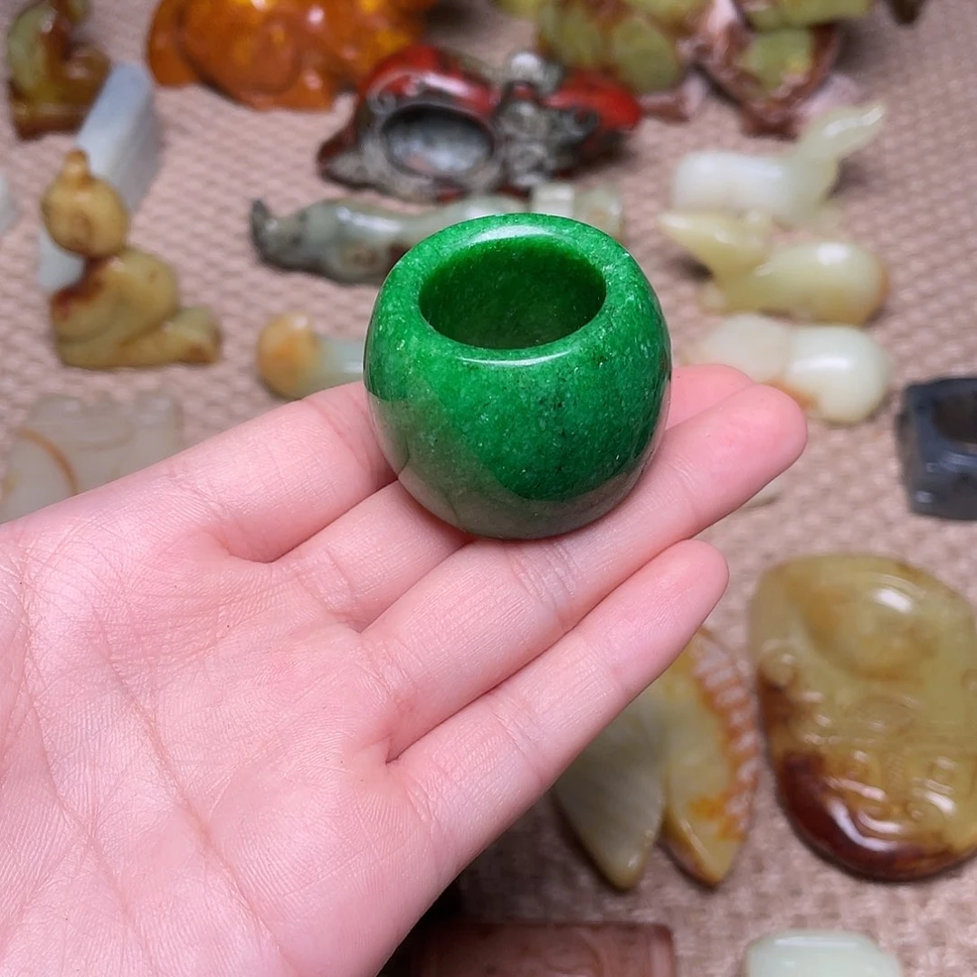 蛇纹石玉未镶嵌如图