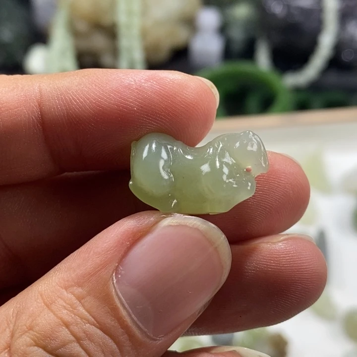 和田玉未镶嵌车挂