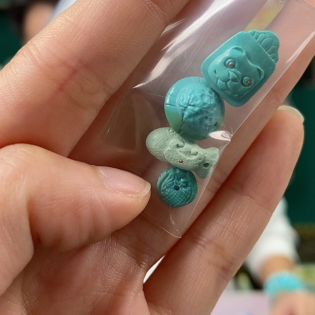 绿松石未镶嵌珠宝奇石