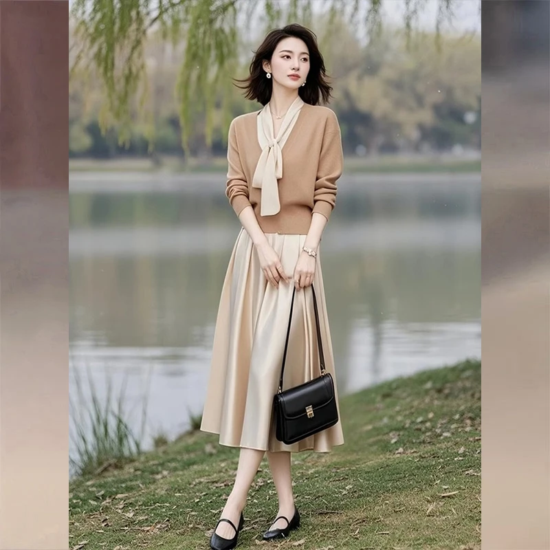 卡其色针织套装女2025春季新款气质韩版系带上衣洋气半身裙两件套