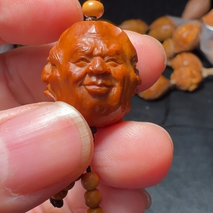 橄榄核吊坠正****…单件作品