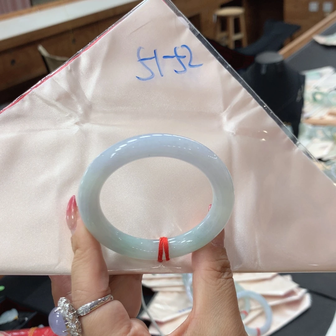 翡翠未镶嵌手镯48小时鉴赏