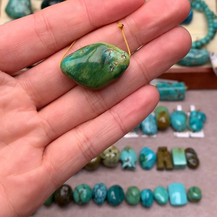 绿松石未镶嵌珠宝奇石