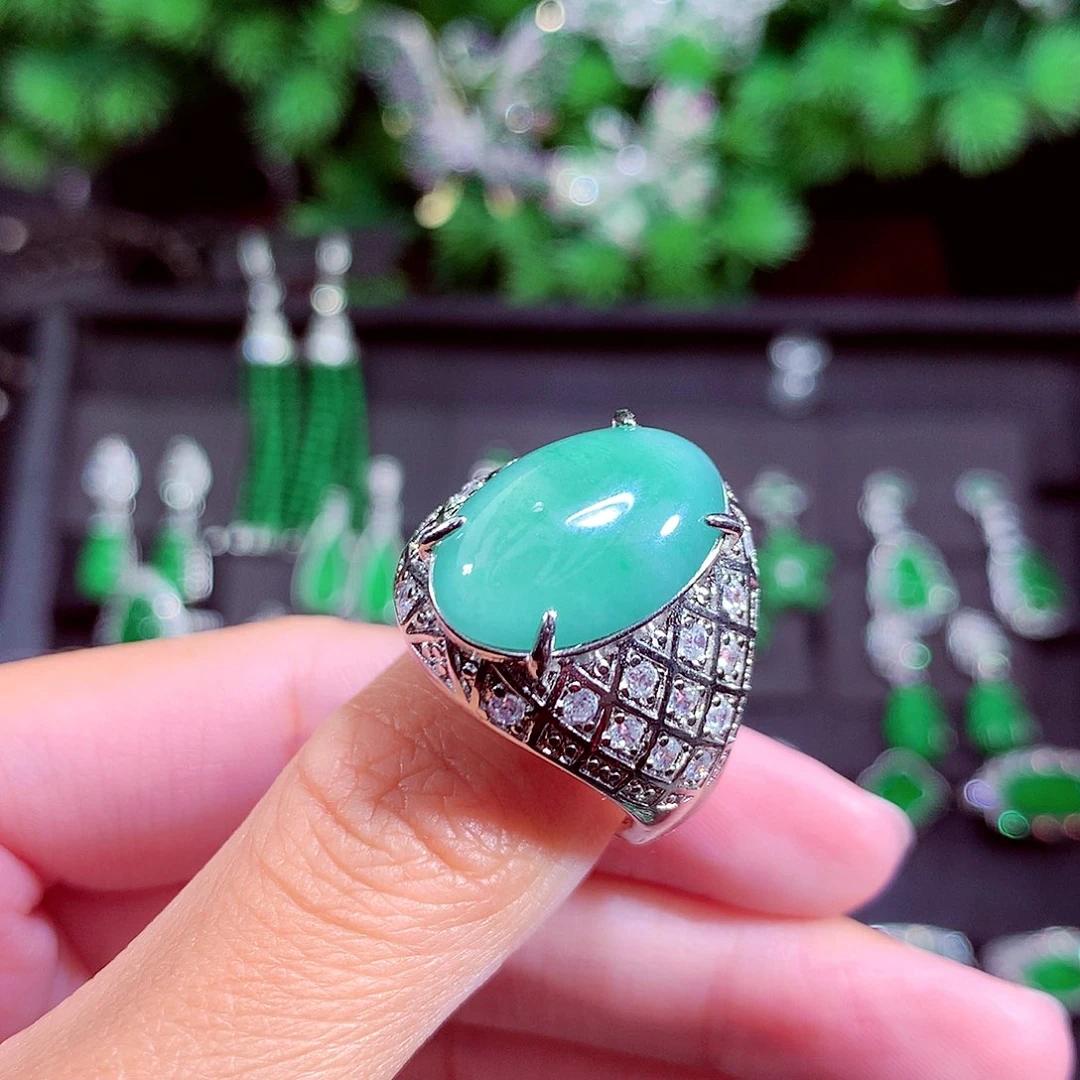 颈饰未镶嵌翡翠天然