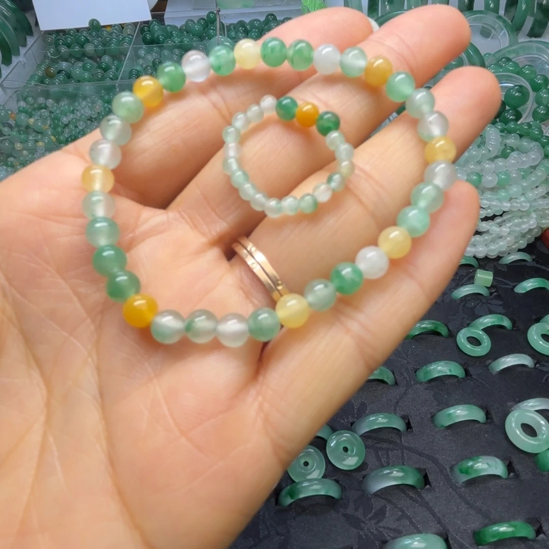 石英质玉（非洲翠）未镶嵌散珠多宝手串戒圈一套