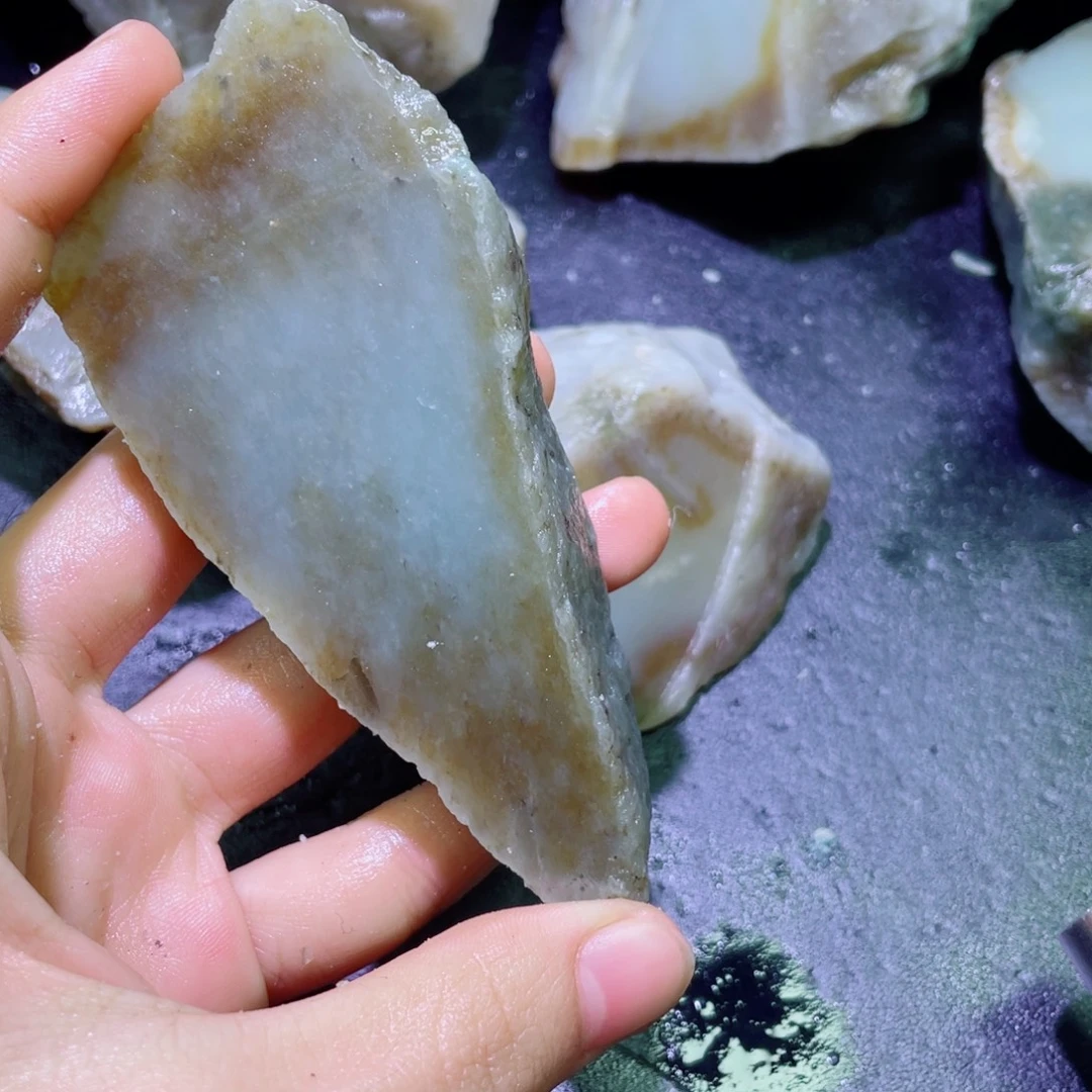 和田玉未镶嵌珠宝半成品