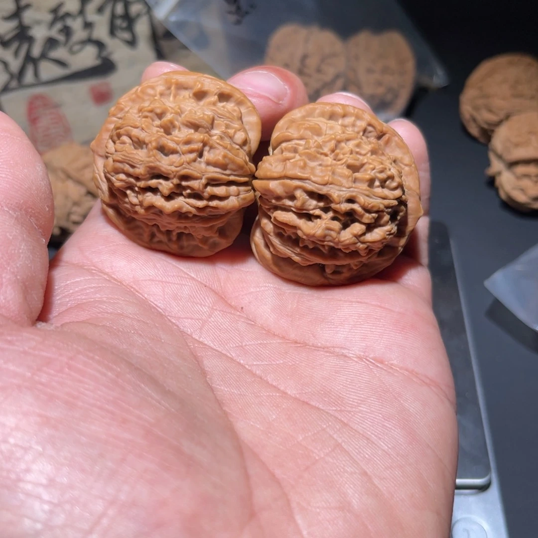 文玩核桃把件上**淼四座楼