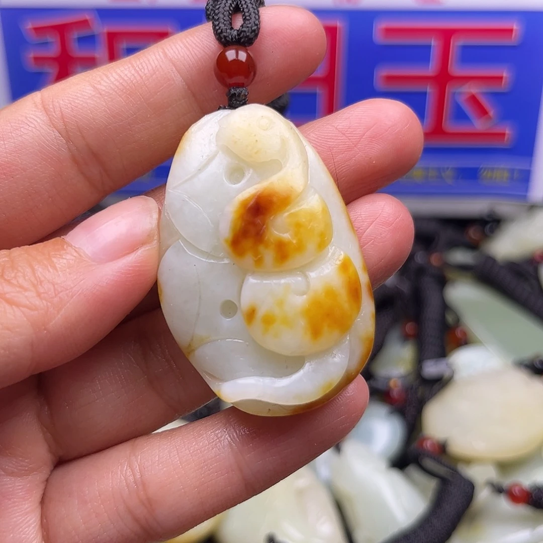 颈饰未镶嵌和田玉