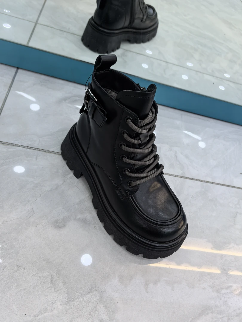 15935-6真皮厚底百搭时尚马丁靴女