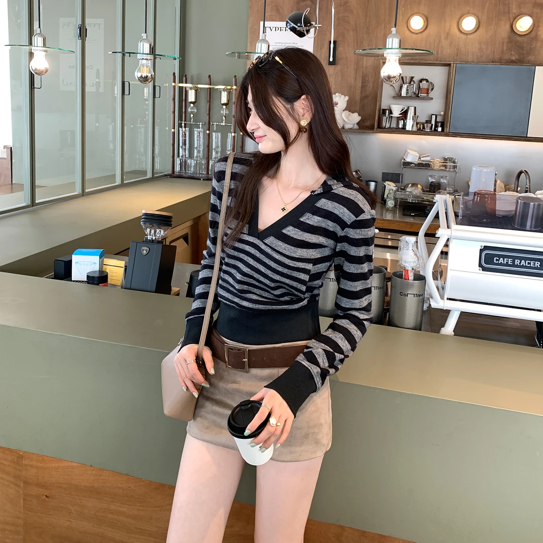 独特漂亮复古连帽条纹长袖T恤女2025早秋新款高级感chic别致上衣