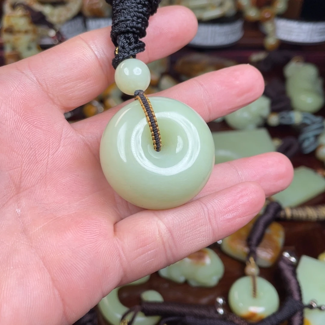 岫岩老玉（透闪石质玉）未镶嵌吊坠(不含链)