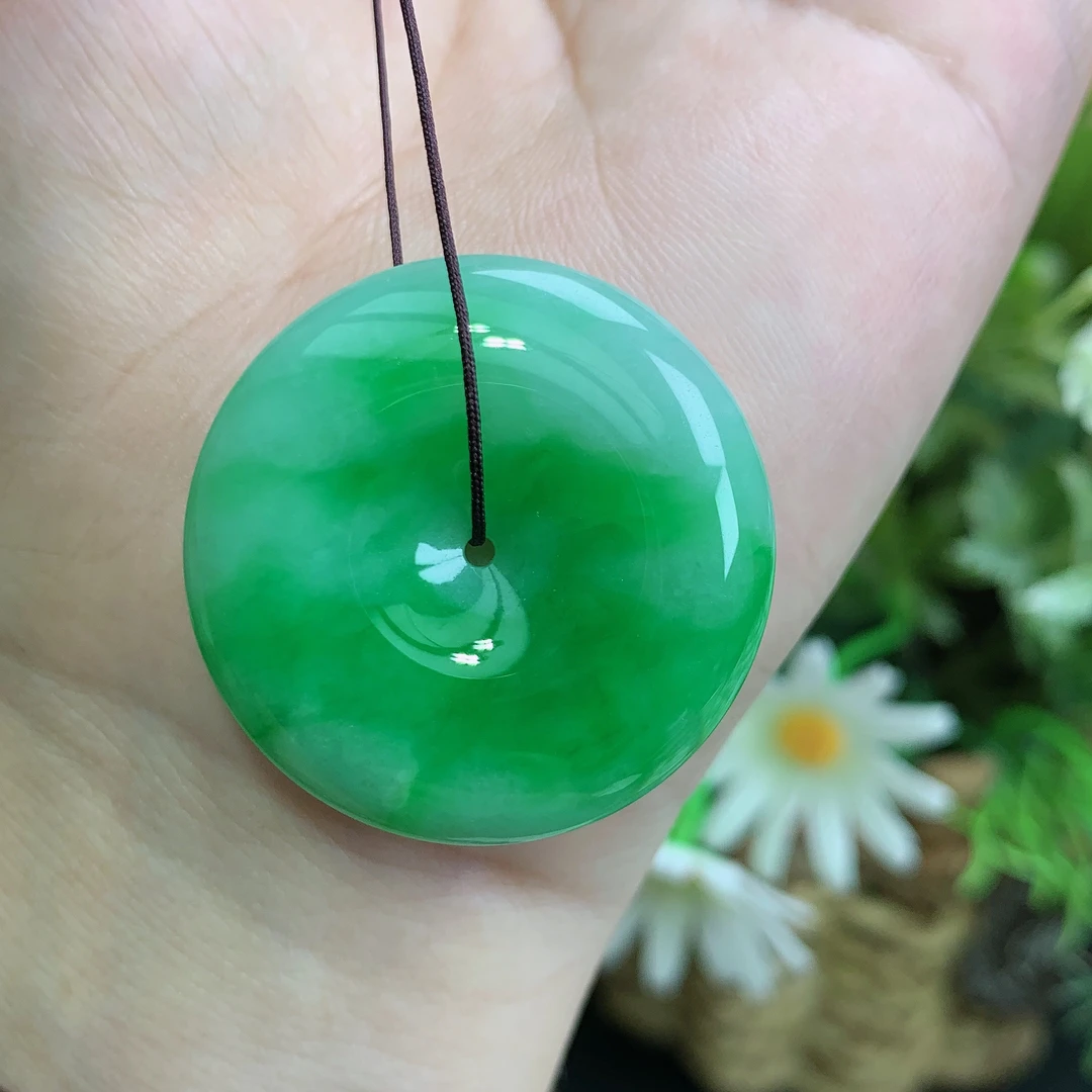 缅甸天然翡翠A货冰胶白底阳，阳绿平安扣吊坠佳