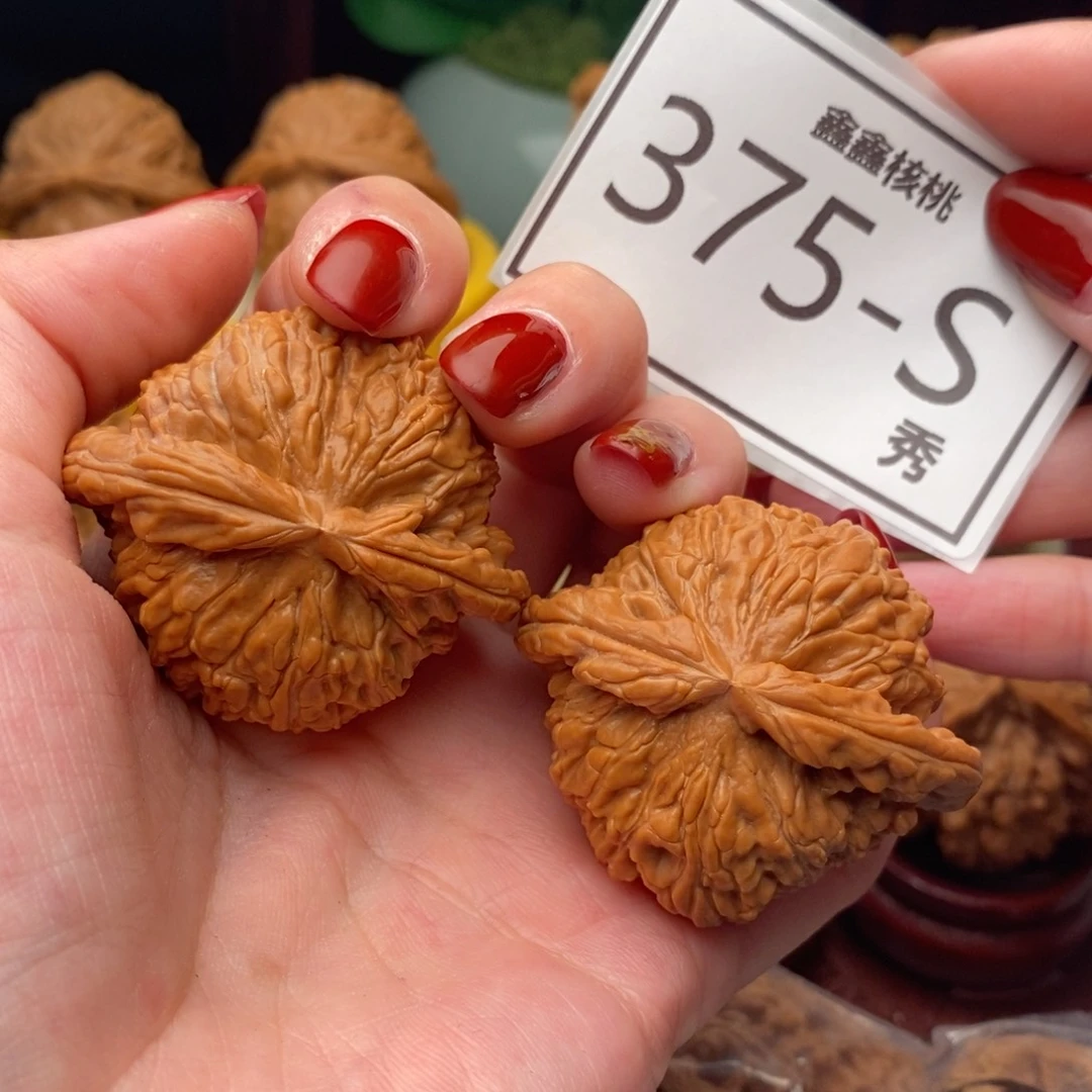 文玩核桃把件J*G白狮45