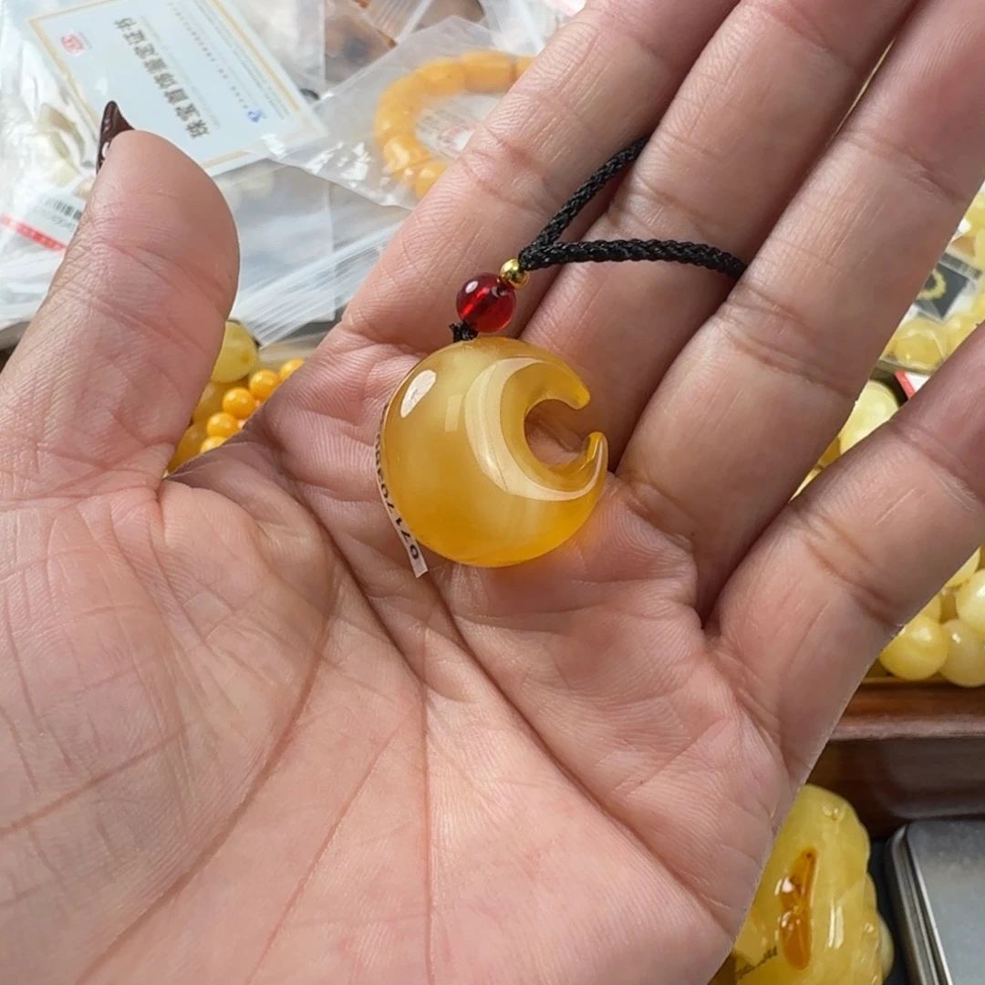 未镶嵌琥珀珠宝奇石