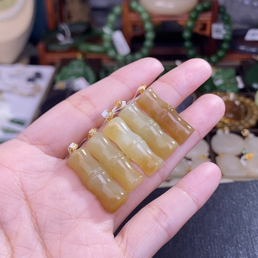 和田玉多样性发一 18.K金糖料竹节未镶嵌