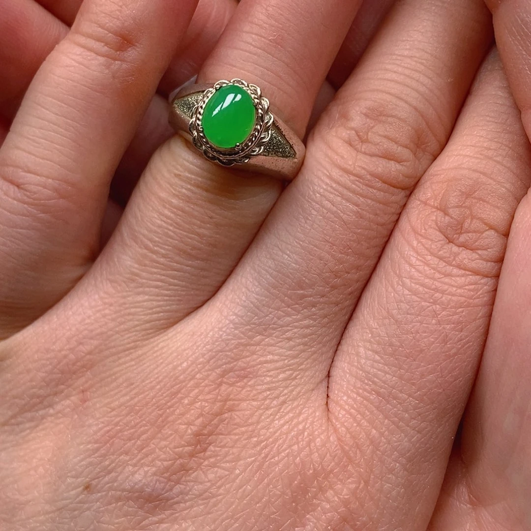 翡翠戒指未镶嵌翡翠蛋面