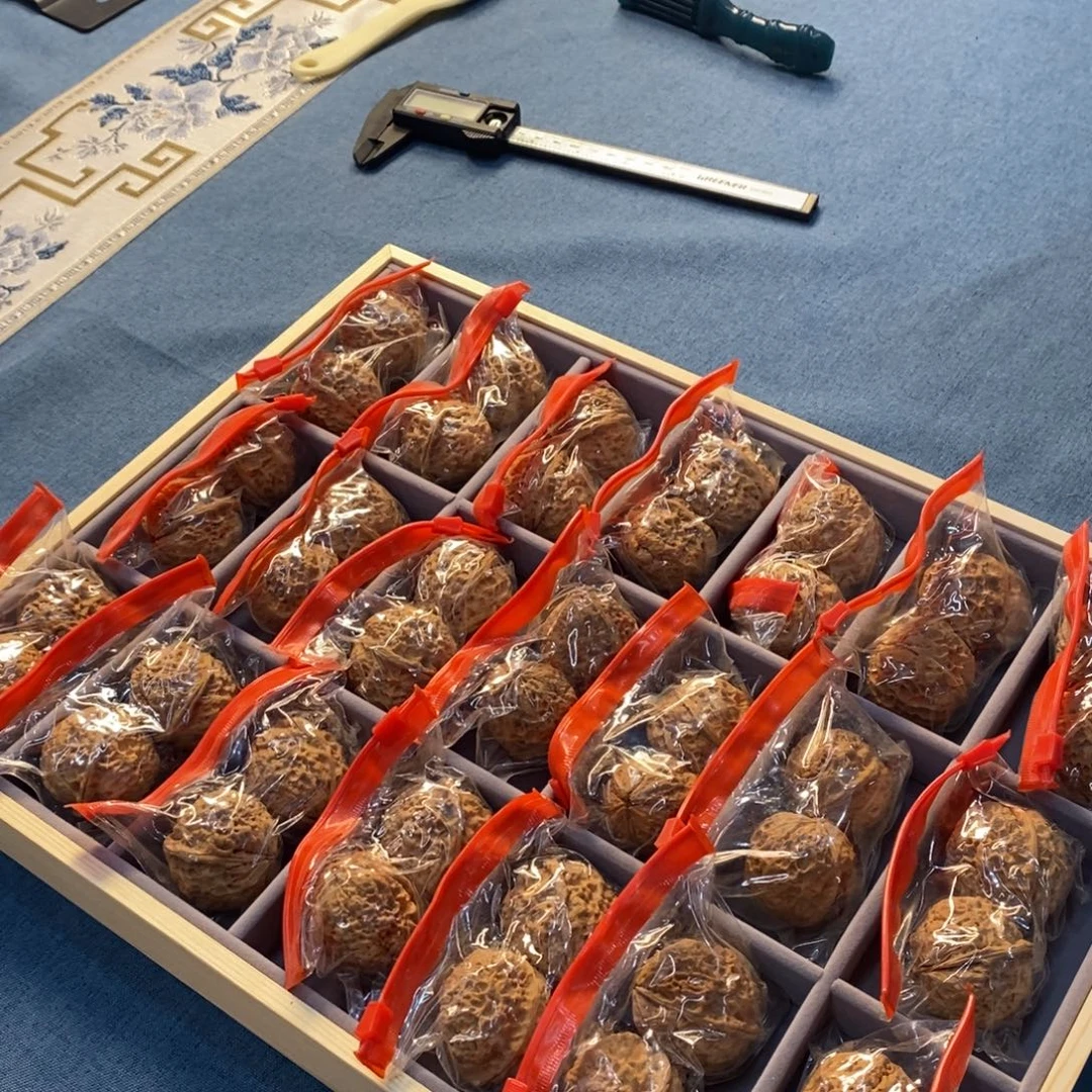 文玩核桃把件云南铁核桃