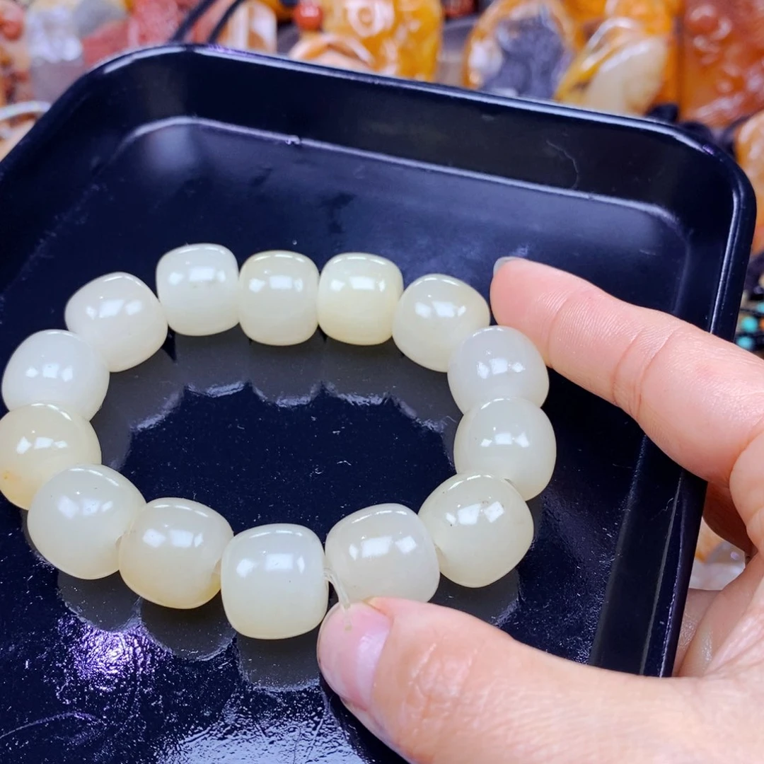 石英质玉（黄龙玉）未镶嵌颈饰