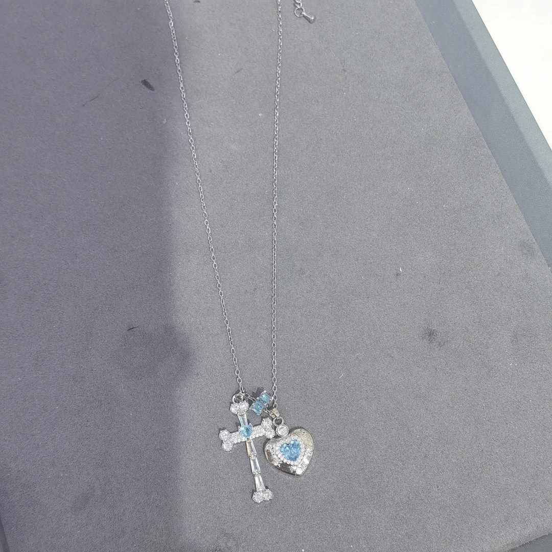 A393蓝色爱心克克闪闪项链