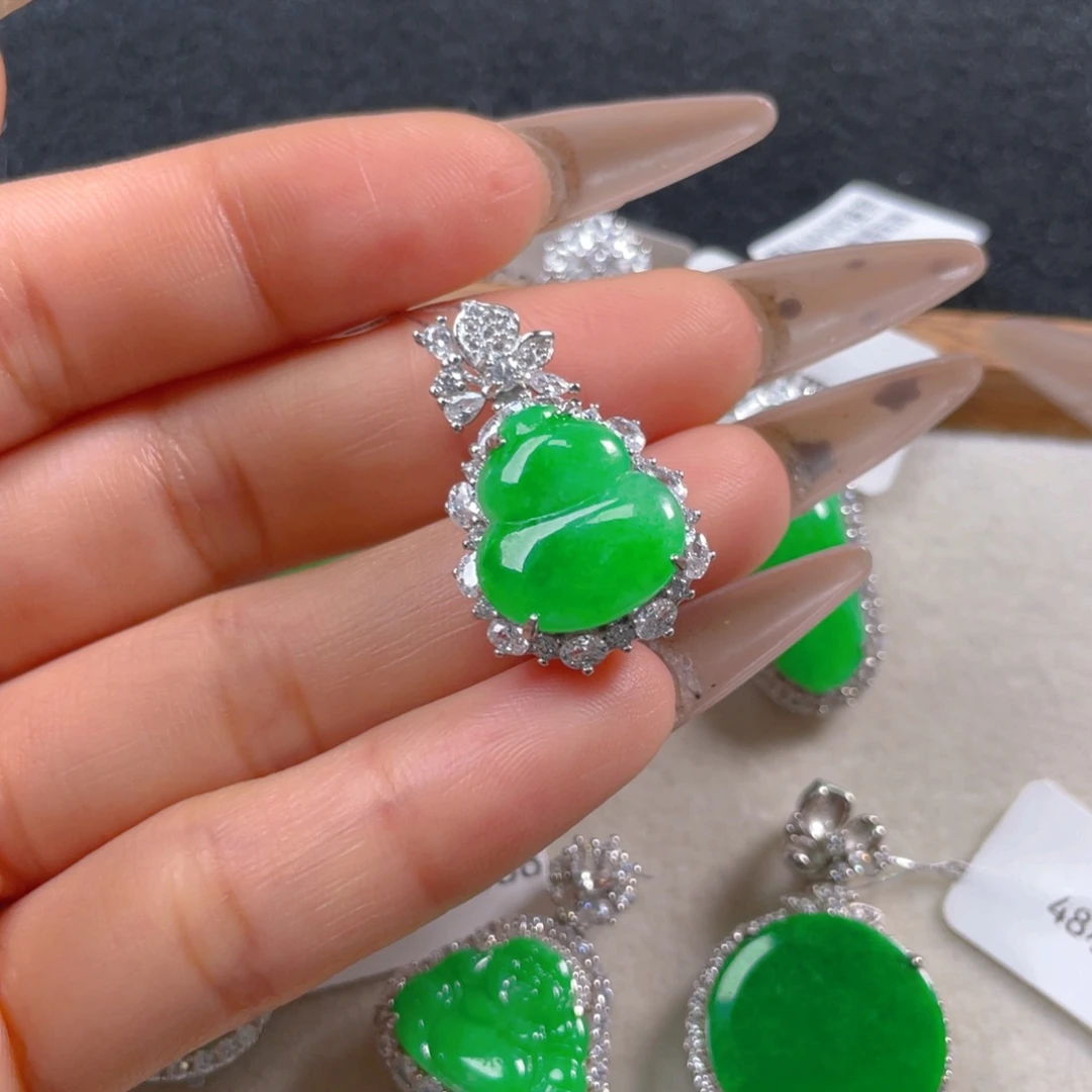 翡翠颈饰银S925镶嵌翡翠