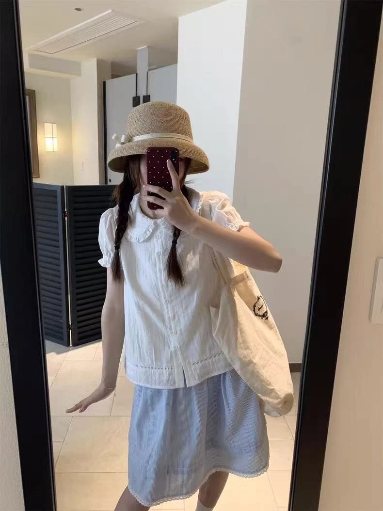 2025夏季新款少女感翻领纯白镂空短袖上衣/蓝条纹短裙 套装
