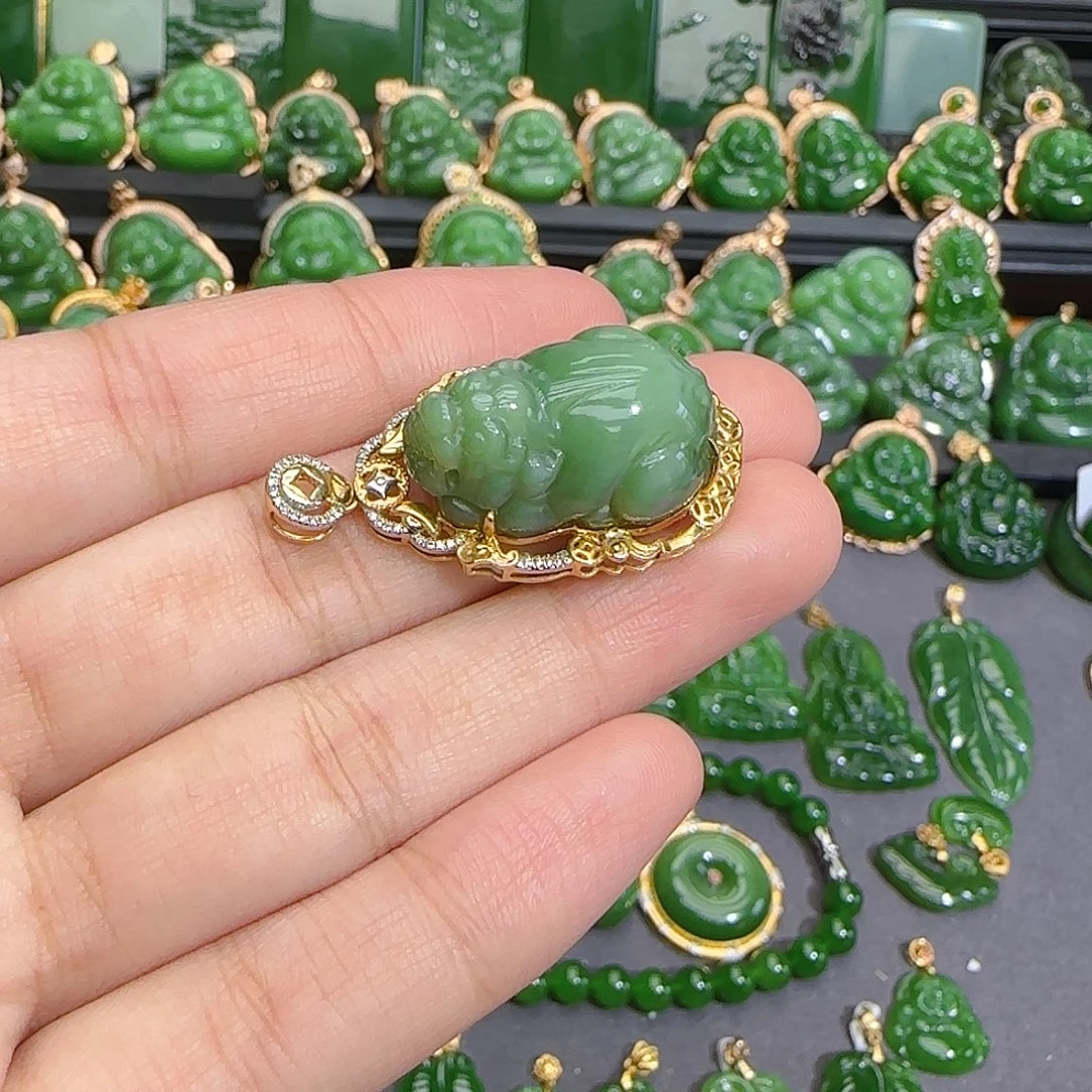 和田玉（碧玉）18K金镶嵌颈饰