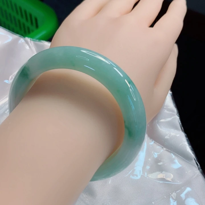 翡翠未镶嵌手镯55圈口